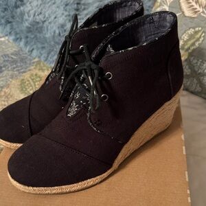 TOMS Black Wedge Ankle Boots‎